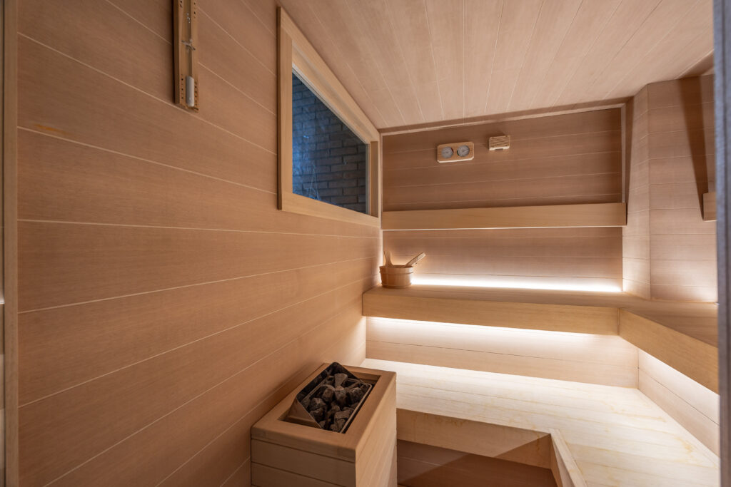 Sauna finlandese su misura per la casa e per ambienti wellness