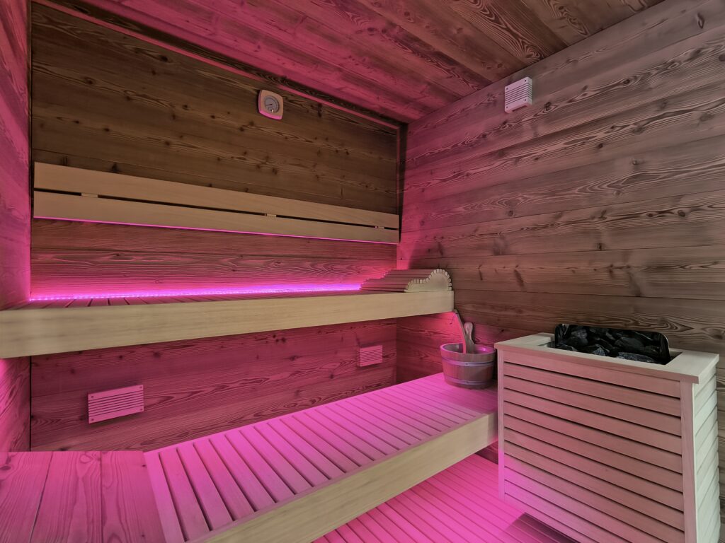Sauna finlandese su misura per la casa e per ambienti wellness